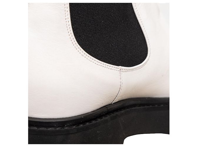 Botines de charol Chanel Blanco - vista 11