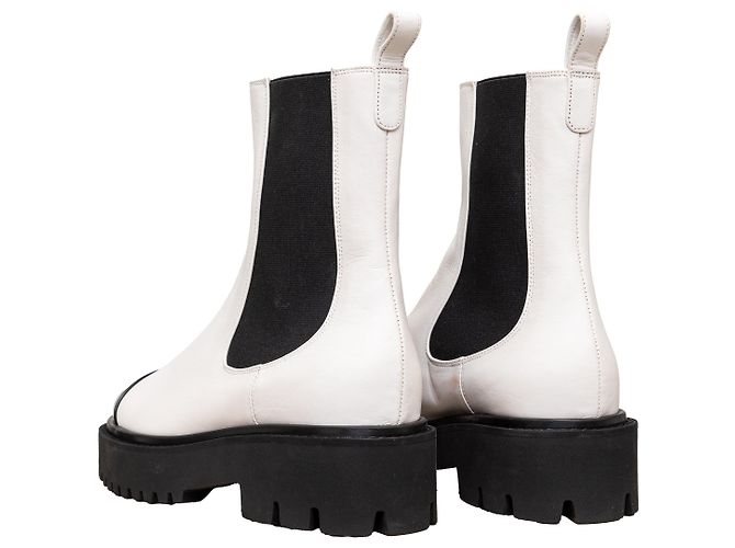 Botines de charol Chanel Blanco - vista 2