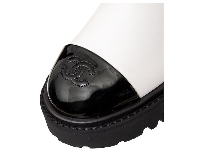 Botines de charol Chanel Blanco - vista 8