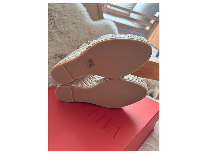 Sandali con zeppa Valentino Garavani Rockstud in pelle ecru Bianco sporco - vista 5