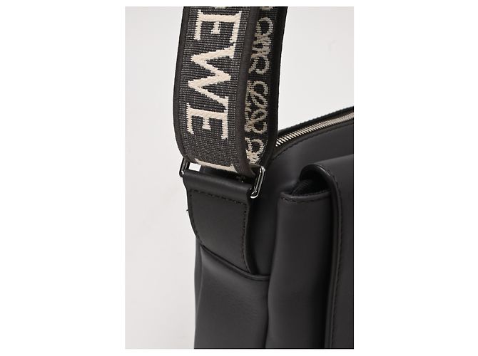 Sac messager militaire Loewe XS en cuir noir - vue 13