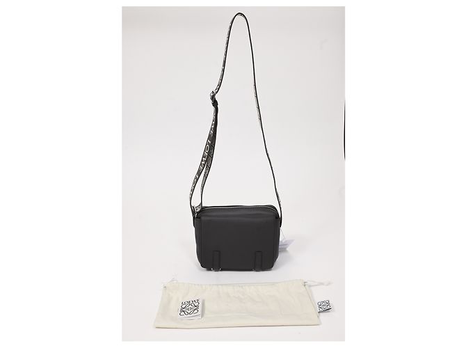 Sac messager militaire Loewe XS en cuir noir - vue 16