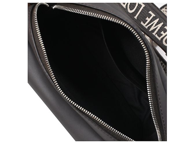 Sac messager militaire Loewe XS en cuir noir - vue 6