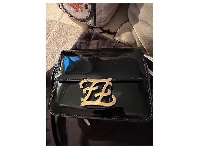 Fendi Caligraphy Tasche schwarzes Lackleder - Ansicht 17