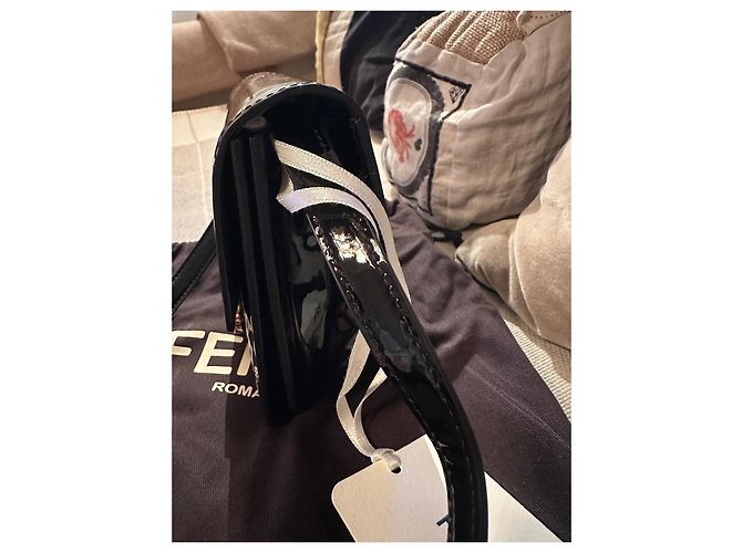 Fendi Caligraphy Tasche schwarzes Lackleder - Ansicht 18