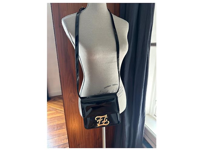 Fendi Caligraphy Tasche schwarzes Lackleder - Ansicht 2