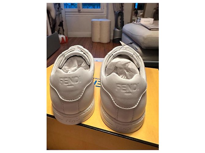 Baskets Fendi blanches en cuir - vue 6