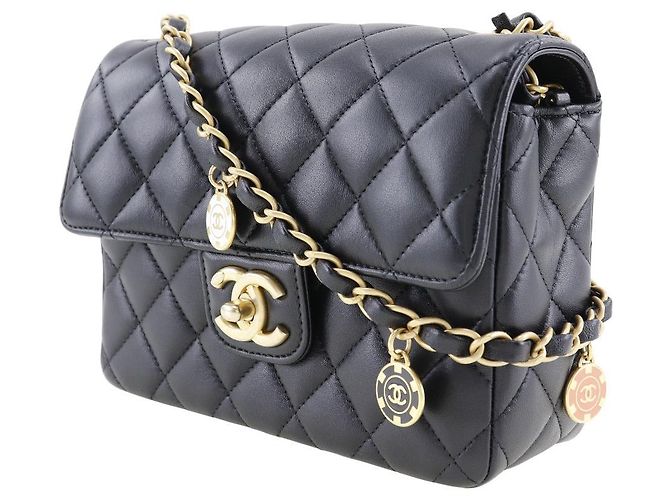 Chanel Matelasse Shoulder Bag Black - view 2