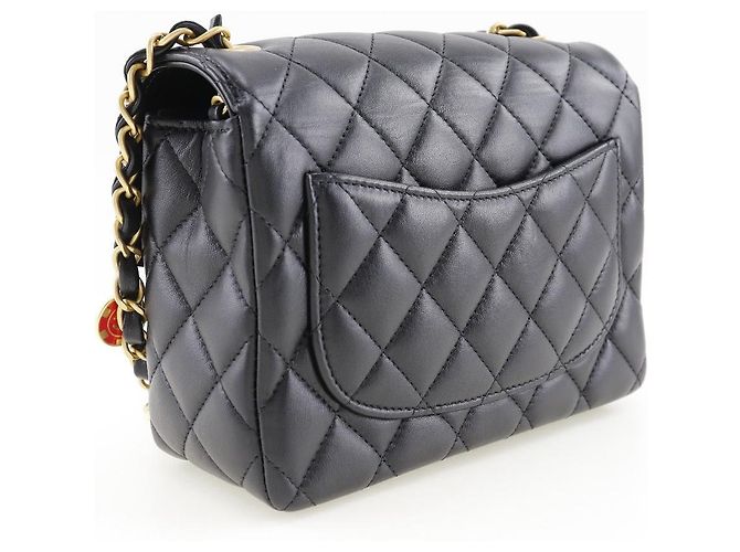 Chanel Matelasse Shoulder Bag Black - view 3