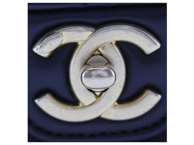 Chanel Matelasse Shoulder Bag Black - view 7