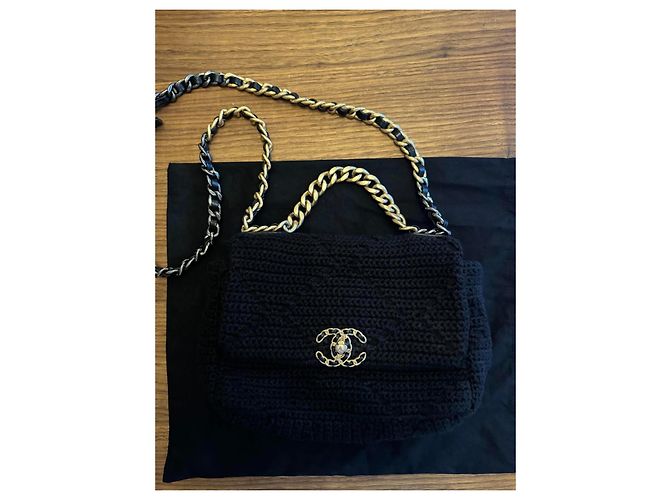 Chanel 19 Schultertasche aus schwarzem Baumwoll mit Kette Golden Silber Hardware - Ansicht 2