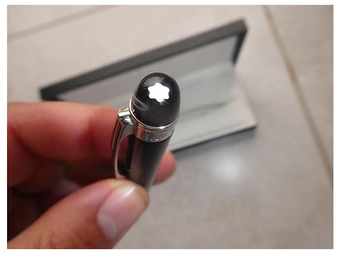 stylo montblanc starwalker avec sa boite Noir - vue 2