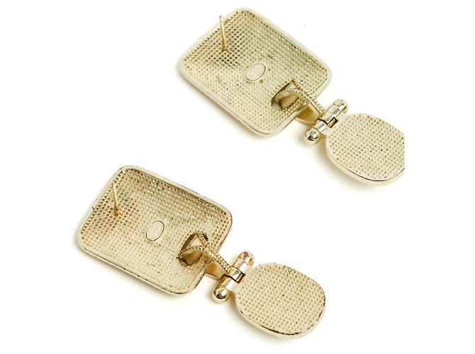 Orecchini a perno CC in placca dorata e pendente perlaceo Chanel 2020 D'oro - vista 3