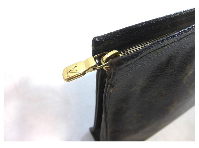 Louis Vuitton Pochette 26 Monogram - 833 Marrone - vista 3