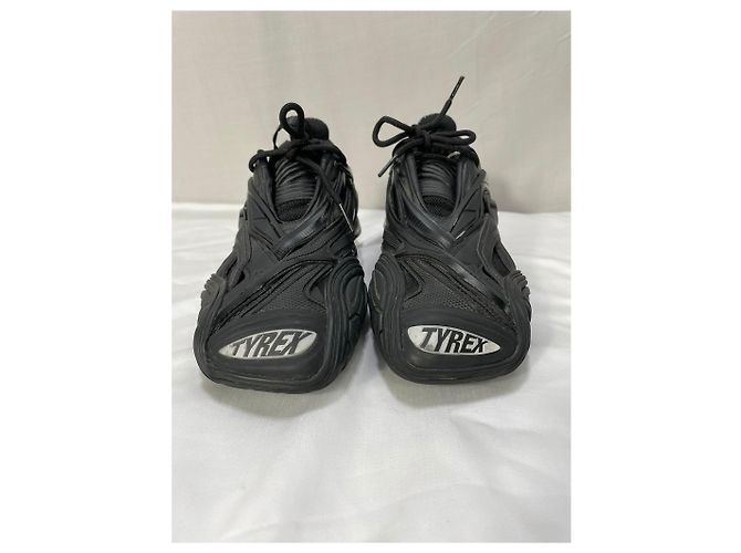 Sneakers con lacci Balenciaga Tyrex in poliuretano nero - vista 10
