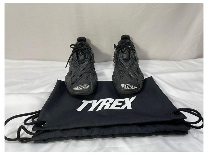Sneakers con lacci Balenciaga Tyrex in poliuretano nero - vista 16