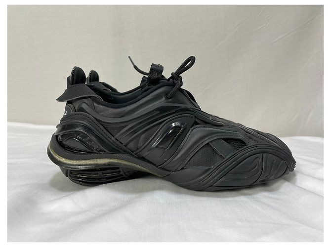 Sneakers con lacci Balenciaga Tyrex in poliuretano nero - vista 9