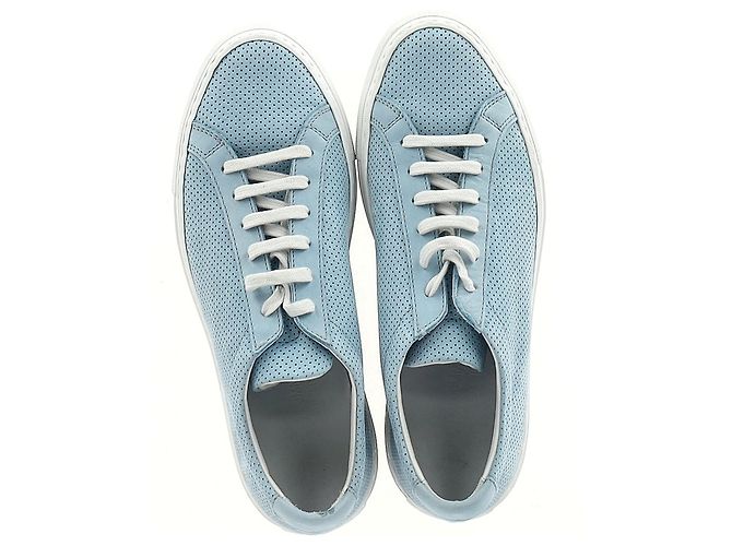 Autre Marque Sneakers perforati Achilles da donna di Common Projects in suede blu chiaro - vista 2