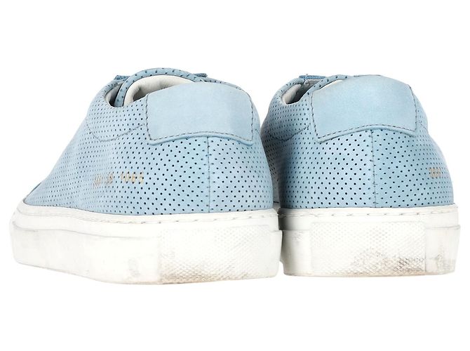 Autre Marque Sneakers perforati Achilles da donna di Common Projects in suede blu chiaro - vista 5