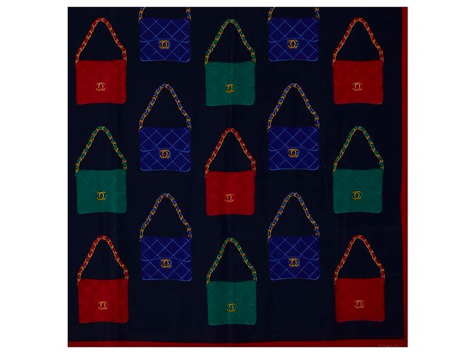 Bufanda de seda matelassé Chanel Roja - vista 2