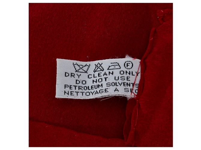 Bufanda de seda matelassé Chanel Roja - vista 6