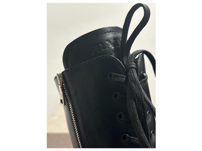 Botas PRADA T.EU 41.5 Cuero Negro - vista 16