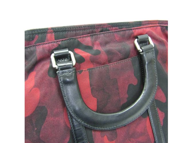 Borsa a spalla Prada in tessuto camouflage Rosso - vista 8