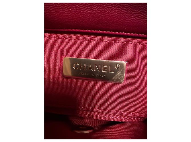 Chanel 19 Gürteltasche aus rotem Lammleder - Ansicht 11