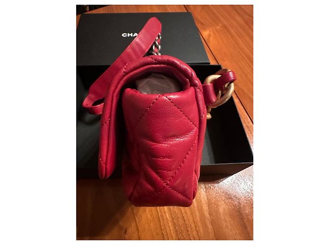 Chanel 19 Gürteltasche aus rotem Lammleder - Ansicht 4