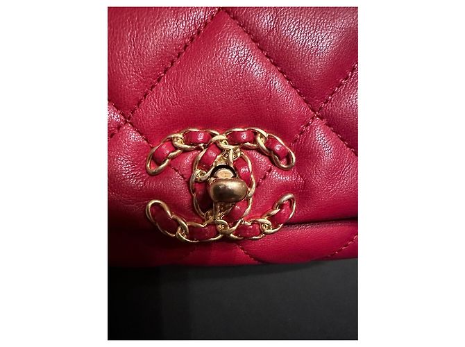 Chanel 19 Gürteltasche aus rotem Lammleder - Ansicht 9