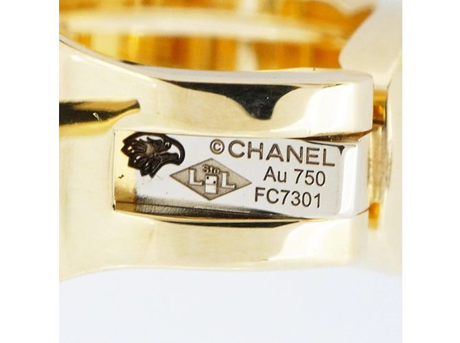 Orecchini a perno Chanel Coco Crush K18YG in oro giallo - vista 5