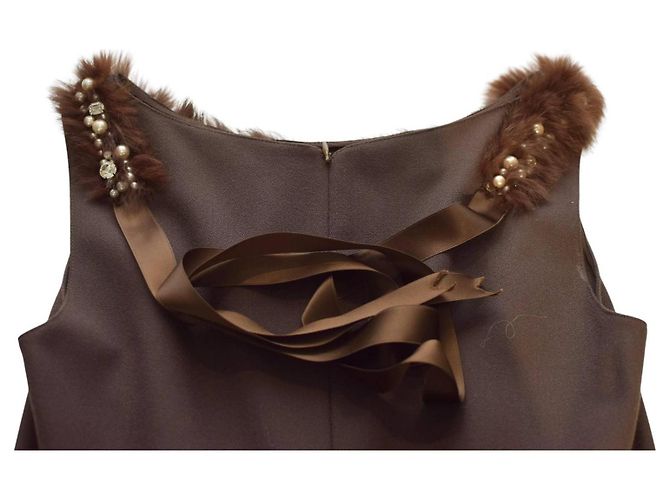 Vestido Blumarine marrom de lã com detalhes de pele e pérolas - vista 5