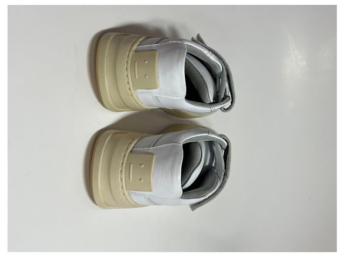 Baskets Acne en cuir blanc avec velcro - vue 3