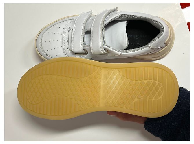Baskets Acne en cuir blanc avec velcro - vue 5