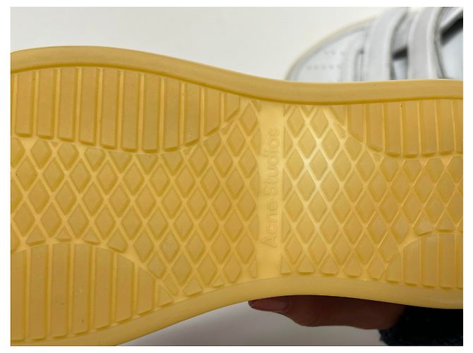 Baskets Acne en cuir blanc avec velcro - vue 6
