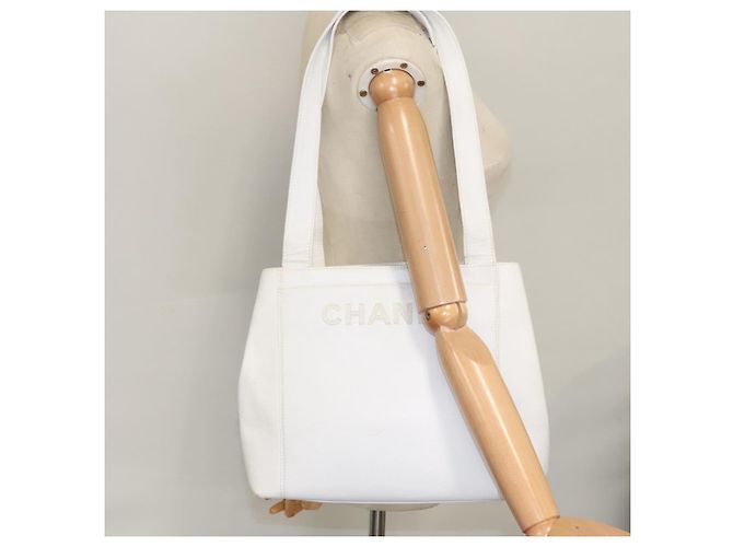 Borsa a spalla CHANEL in pelle caviar bianca oro CC Auth bs19456 Bianco D'oro - vista 29