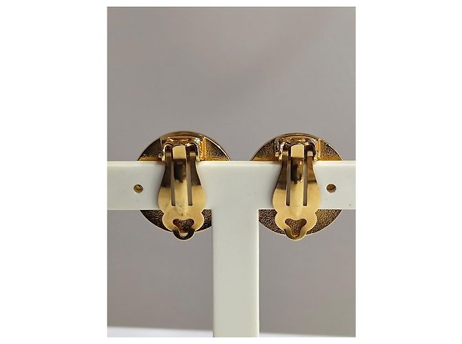 Orecchini Chanel logo CC dorati D'oro - vista 2