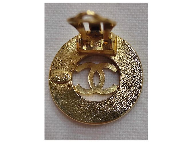Orecchini Chanel logo CC dorati D'oro - vista 3
