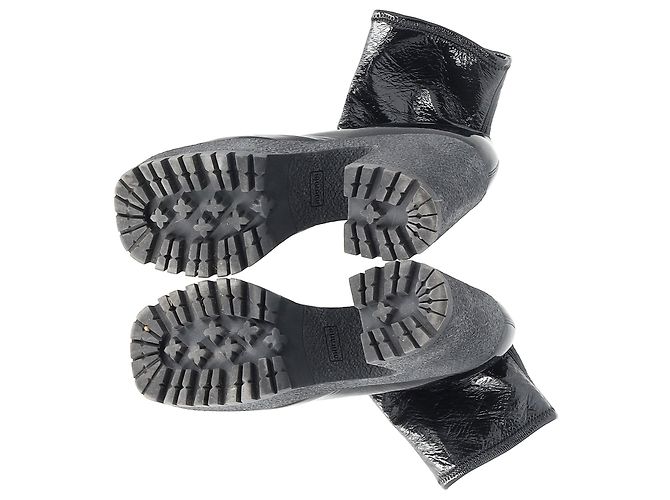 Miu Miu Stretch-Plattformstiefel aus schwarzem Naplak-Leder - Ansicht 12