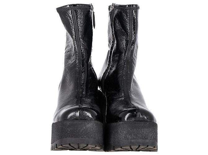 Miu Miu Stretch-Plattformstiefel aus schwarzem Naplak-Leder - Ansicht 2