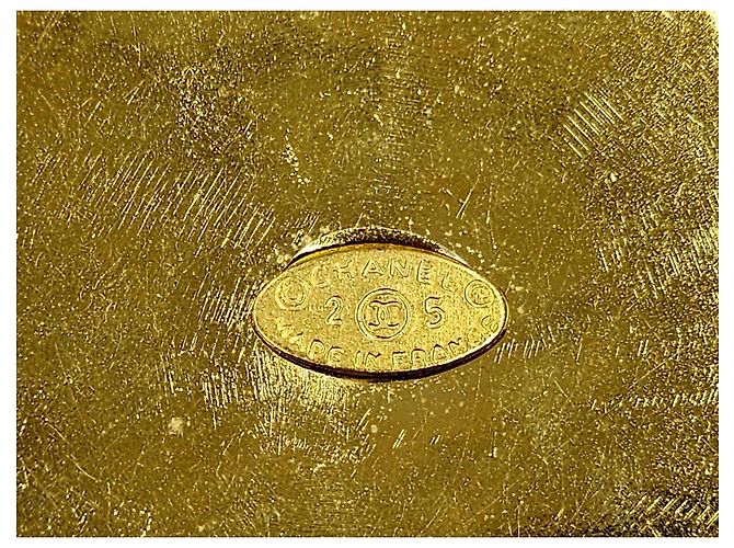 Orecchini a clip pendenti in matelassé dorato Chanel Gold hardware - vista 4