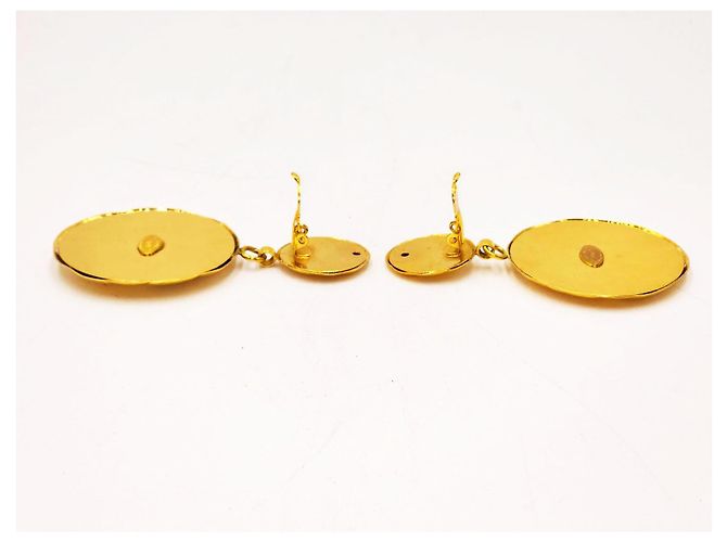 Orecchini a clip pendenti in matelassé dorato Chanel Gold hardware - vista 7