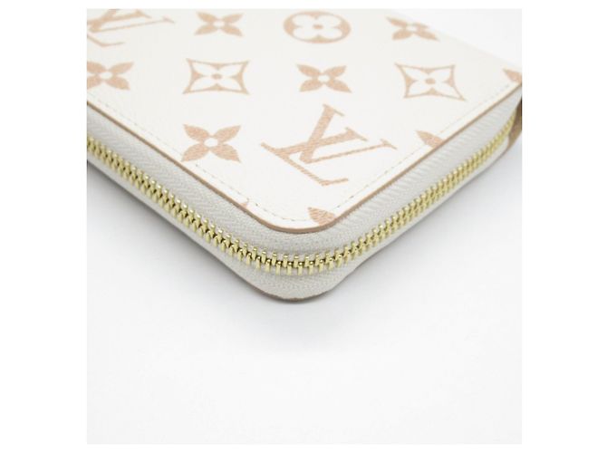 Louis Vuitton Zippy Wallet Monogram Beige M83093 - view 7
