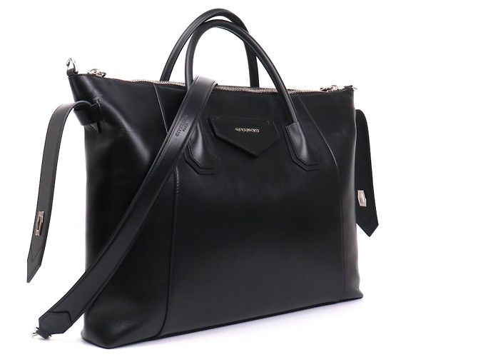 GIVENCHY - Sac à main Antigona soft moyen en cuir lisse noir - vue 2