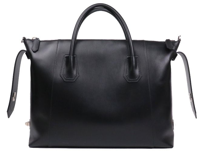 GIVENCHY - Sac à main Antigona soft moyen en cuir lisse noir - vue 3