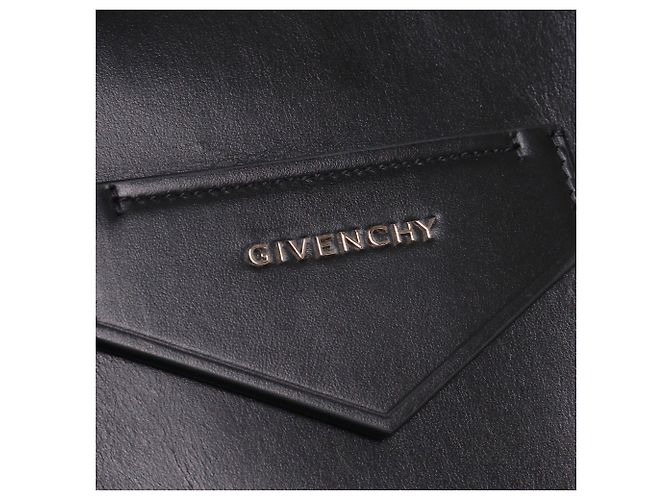 GIVENCHY - Sac à main Antigona soft moyen en cuir lisse noir - vue 4