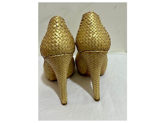Décolleté intrecciato dorate di Prada D'oro - vista 2
