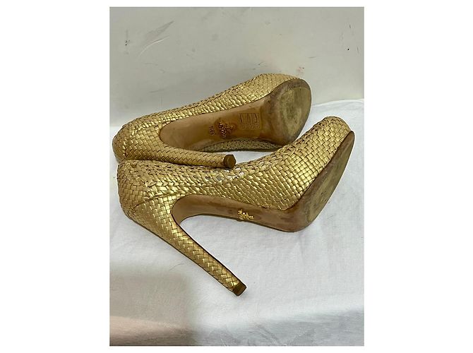 Décolleté intrecciato dorate di Prada D'oro - vista 3