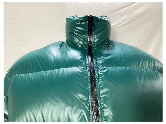 Bottega Veneta Puffer-Mantel aus grünem Polyamid - Ansicht 9