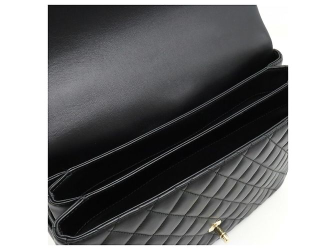 Bolsa de mão Chanel em couro de cordeiro matelassé com marca Coco Preto - vista 5